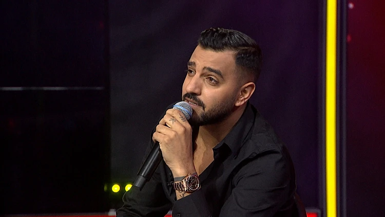 איתי לוי שר את "הלב"