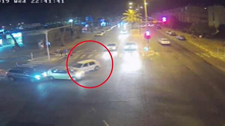 השוטרים נדהמו: הנהג שברח מהתאונה - נכה שלחץ על הדוושות במקל