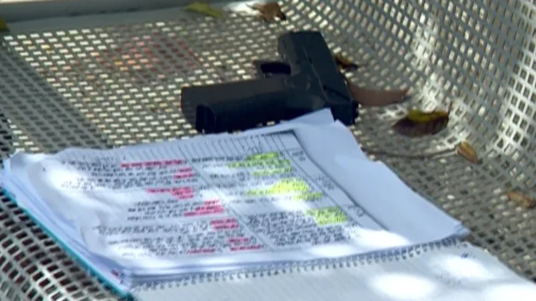 מחדל אבטחה: כמה קל להיכנס עם נשק לבתי החולים? • תחקיר