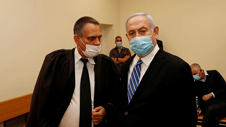 פרקליטי נתניהו על האישום המתוקן: מואשם במעשים שלא נחקר עליהם