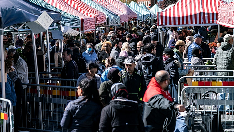 גם שוודיה מטילה הגבלות נוספות: תאסור התקהלות של יותר מ-8 איש | חדשות 13