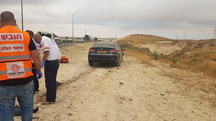 בן 63 נהרג בתאונת דרכים בנגב; הולך רגל נפצע קשה בתל אביב