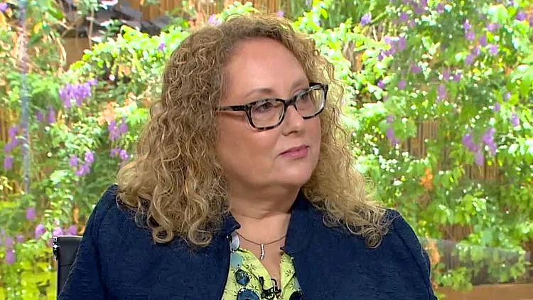 התחתנה עם בעלה של החברה הטובה שלה שנפטרה