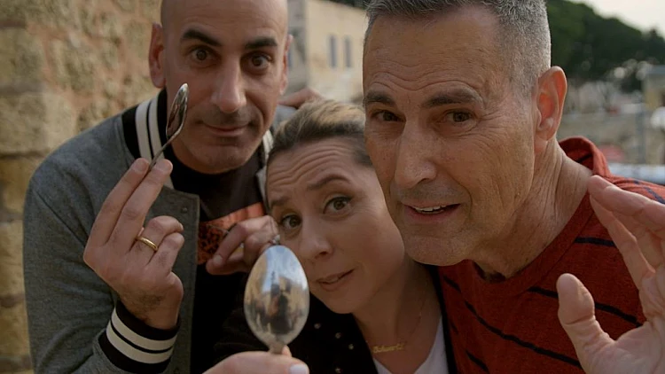 קובי וליטל החיים עצמם, עונה 1, פרק 9: ישראל