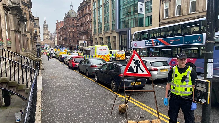 אירוע דקירה בסקוטלנד: שני בני אדם נהרגו - הדוקר חוסל