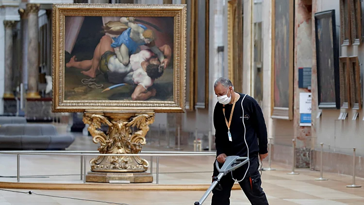 הקורונה משתוללת באירופה: שיא בצרפת, תחזית עגומה בבריטניה