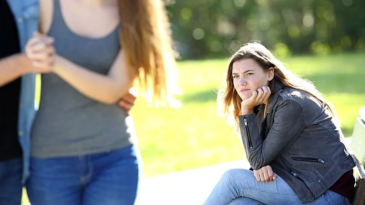 "אני רווקה בת 29 ובקשר עם גבר נשוי - האחריות לבגידה היא שלו או שלי?"