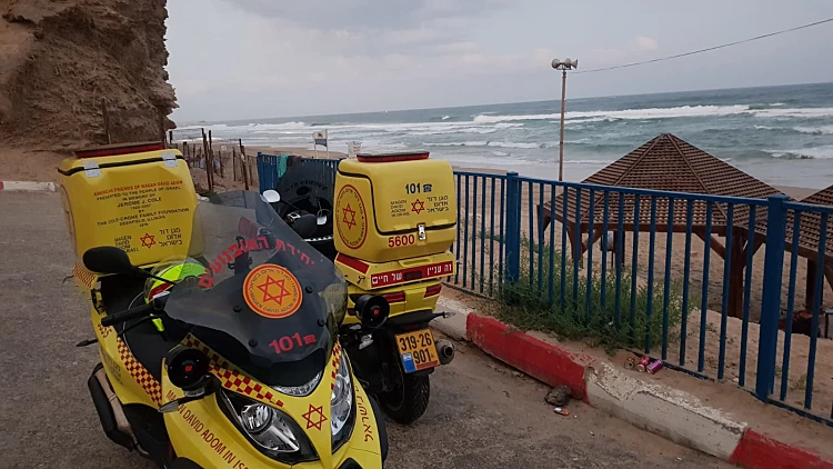 בתום שעות של חיפושים: נמצאה גופת גבר שטבע ליד חופי הרצליה
