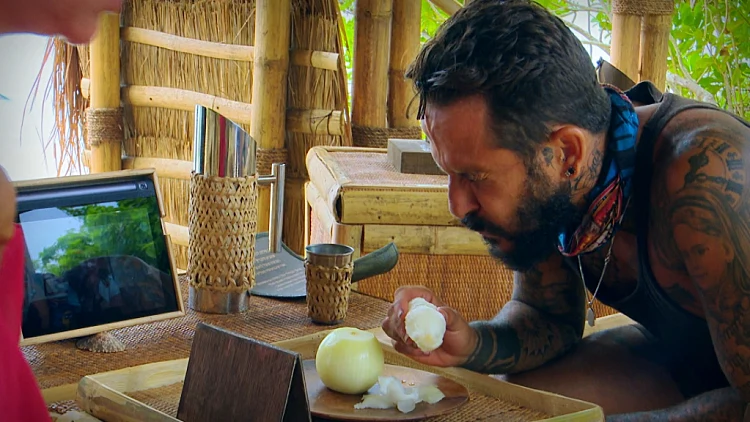 "הצלחתי לעשות ברית עם אשתו של בני": משימת הבקתה מקבלת תפנית מפתיעה