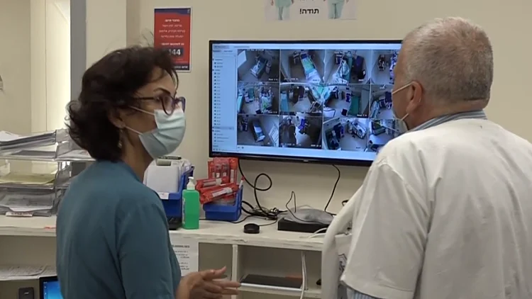 "זה עומד להיות מאוד קשה": מחלקות הקורונה על סף קריסה