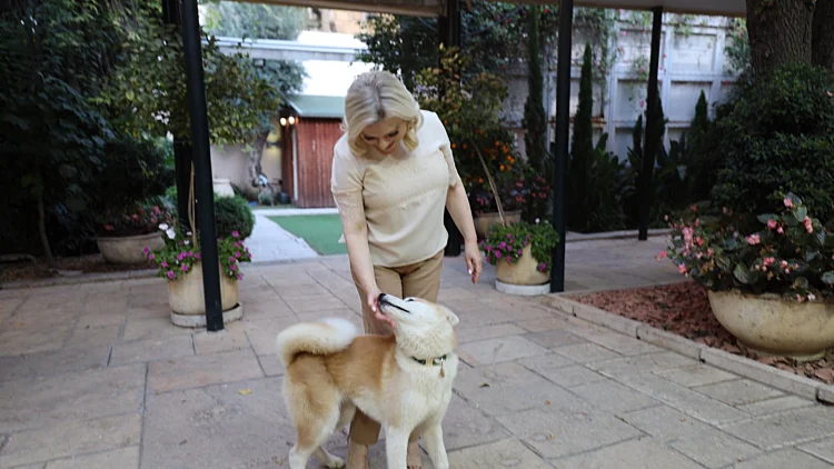יועץ רה"מ מפריך את השמועות: "שלומה של שרה נתניהו טוב"