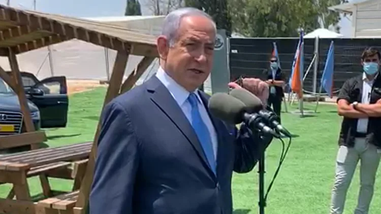 נתניהו על דברי בנו: "ההפגנות פוליטיות - יש שם תופעות הזויות"