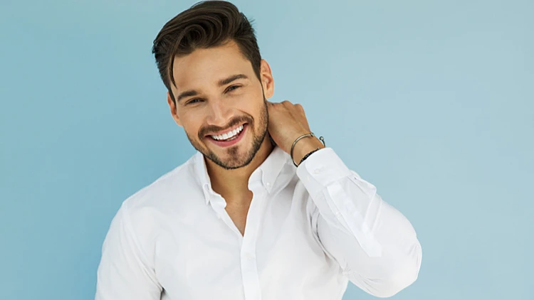 הטרנד החדש והממכר שגורם לגברים להיראות צעירים יותר