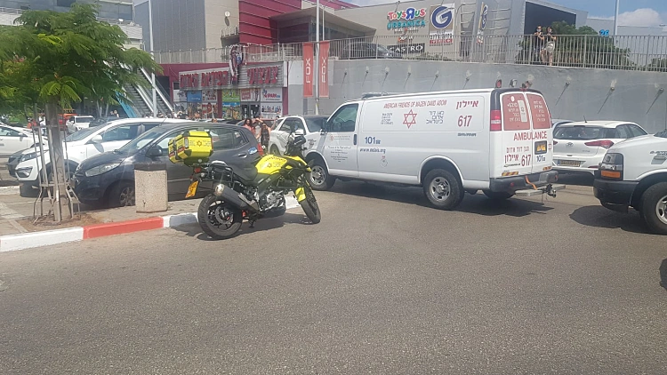 טרגדיה בראשל"צ: תינוקת נהרגה מפגיעת רכב סמוך לסינמה סיטי