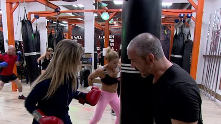 דנה גוטר נותנת בראש