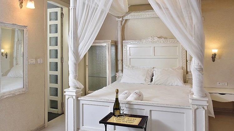 צימרים יוקרתיים ומלונות עם בריכות פרטיות לכל סוויטה | רשת 13