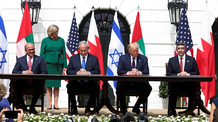 המזרח התיכון נחצה - הפלסטינים שוב פספסו את הרכבת • פרשנות