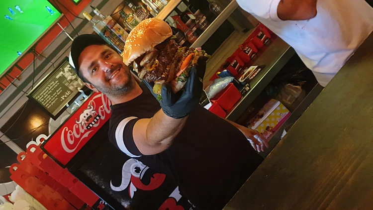 ההמבורגר הטוב בישראל מיוצר באילת | רשת 13