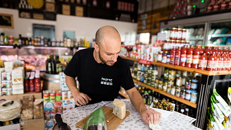 איטליה בתל אביב: ארוחה מאפס למאה במרקטו | רשת 13