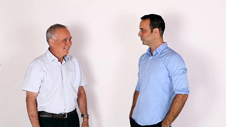 איך ניתן לחסוך כסף על ביטוחים בעידן הקורונה, ומאיזה צעדים כדאי להיזהר כשעושים שינויים בתיק הביטוחי? | רשת 13