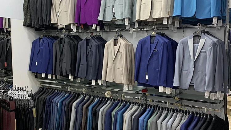 "מונסניור" – ארבעה עשורים של אופנה ותשוקה לעשייה שאינה נגמרת | רשת 13