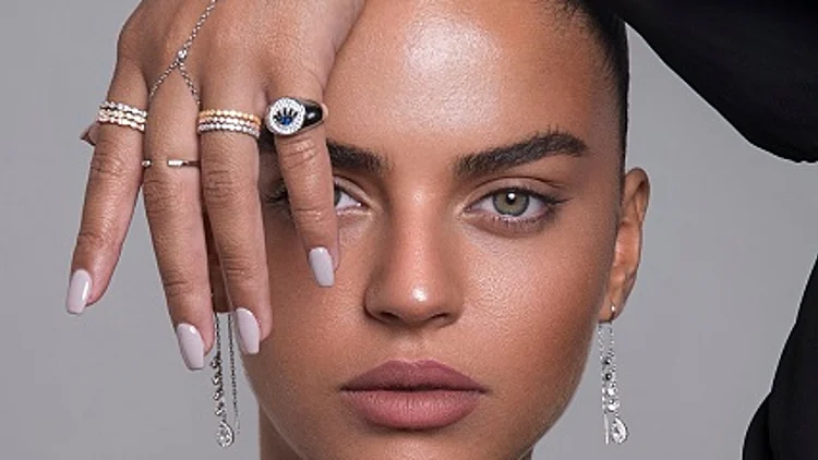 גלאם, שיק, פאשן: "Nelly’s Jewelry" מביאה לכן את הכסף | רשת 13