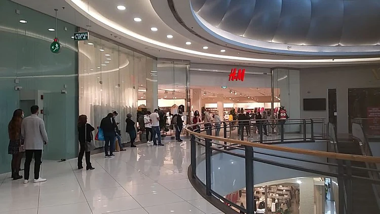 האוצר בעד פתיחת קניונים, אדלשטיין מתנגד: קבינט הקורונה יתכנס