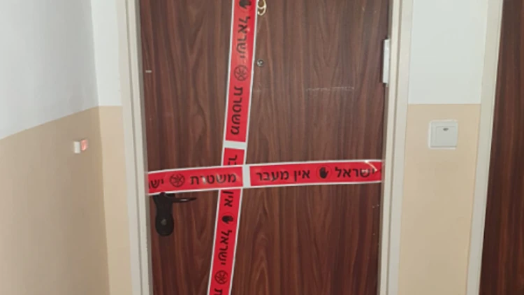 בת 18 מתה לאחר שככל הנראה צרכה סמים בדירה בת"א; בן זוגה נעצר
