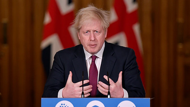 ר"מ בריטניה: "נחמיר ההגבלות בלונדון בשל זן חדש ומדבק יותר"