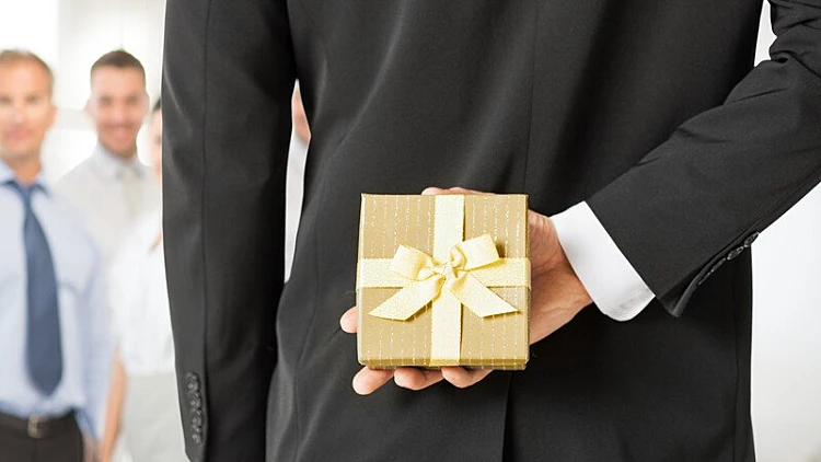 מתנות לעובדים עכשיו זה הזמן | רשת 13