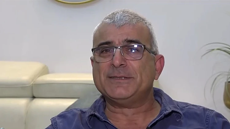 החלים מקורונה - ונדבק במוטציה: "התסמינים פחות קשים"