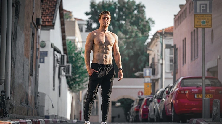 טל אדלר – כדורגלן פעיל ומאמן כושר אישי | רשת 13