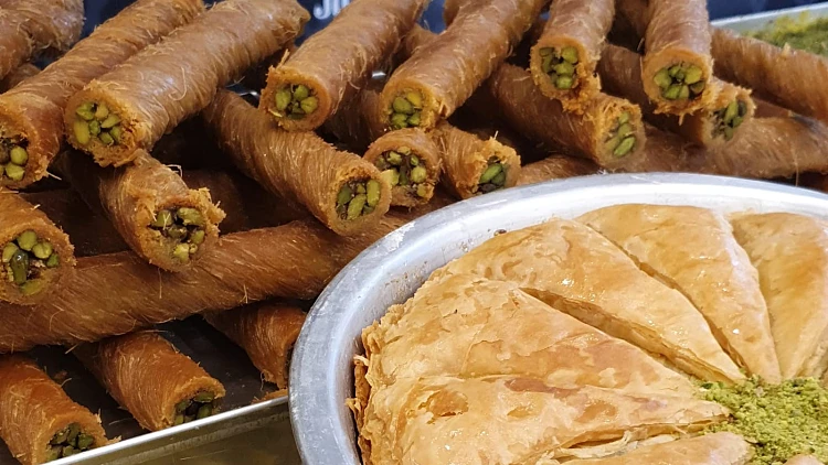 ממתקי חאג׳ בק בגבעתיים – אסור לכם לפספס את זה | רשת 13