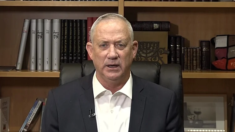 גנץ: "מעדכנים את תוכניות תקיפת אתרי הגרעין באיראן"