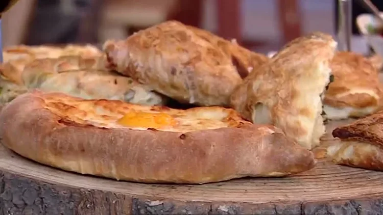 נופים מדהימים, מסורת צבעונית - ואוכל משובח: המדריך לגיאורגיה