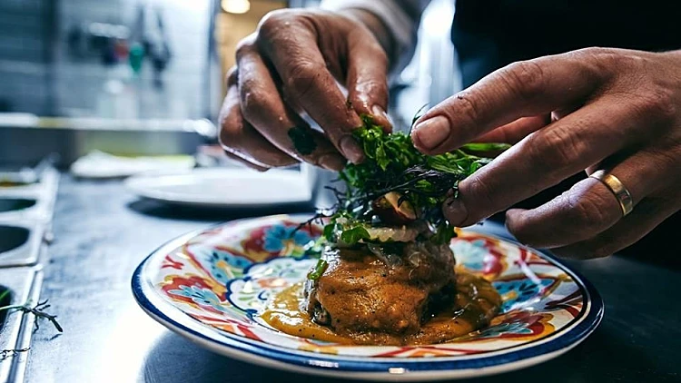 להביא את המסעדה אליכם הביתה | רשת 13