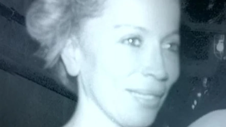 "אני לא מרגישה אשמה": האישה שהורשעה ברצח בעלה שוברת שתיקה