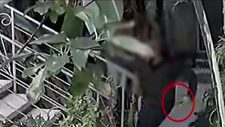 סכסוך שכנים שנגמר בטרגדיה: האב ירד להפריד ואיבד את חייו