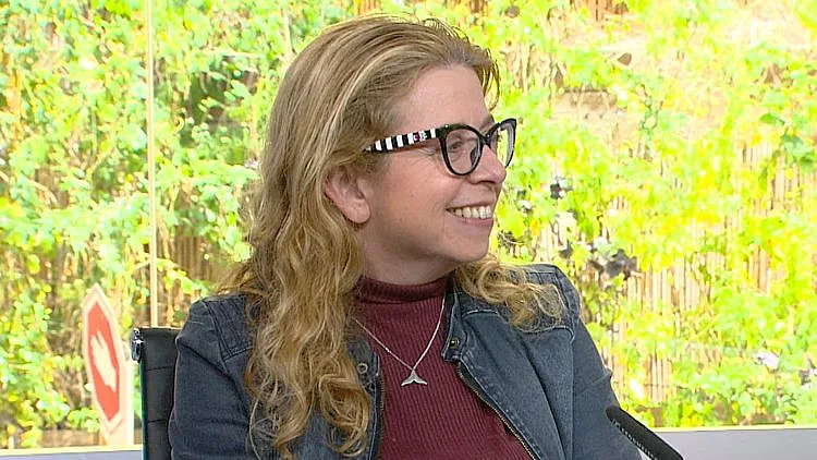 "אני מסתכלת על החיים כמתנה": לאחר שרגלה נכרתה עקב מחלת הסרטן, אילנית בחרה בחיים