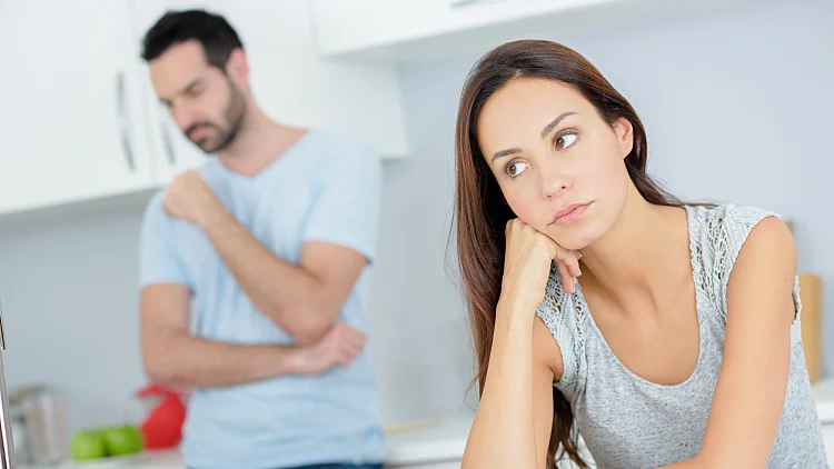 ״מעריב לנוער שלום, הוא אוהב אותי, אבל רוצה לצאת עם בנות נוספות״ | רשת 13