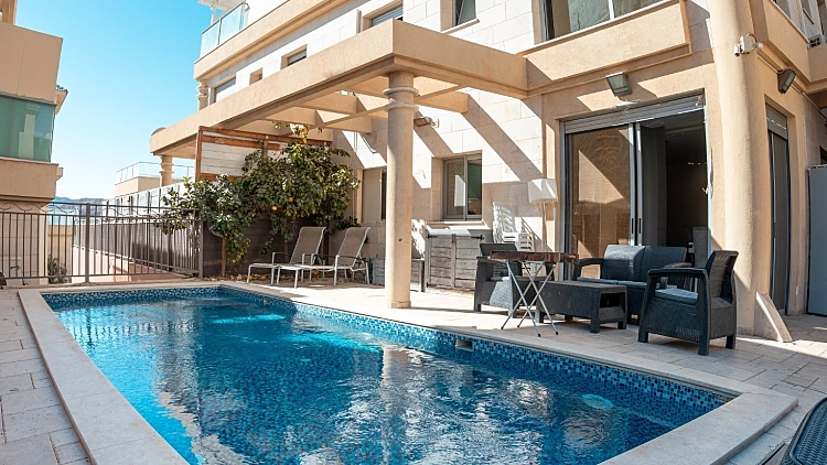 רותם דעי  – מומחה הנדל"ן של העיר אילת | רשת 13