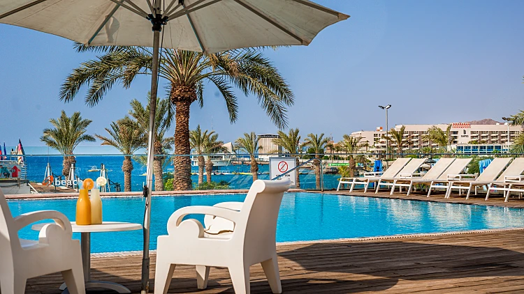 Maris Sea View Large