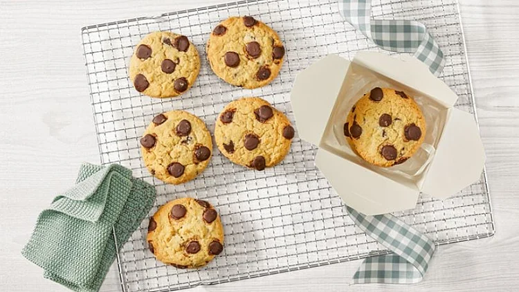 מתכון לעוגיות שוקולד צ'יפס ואגוזים | רשת 13