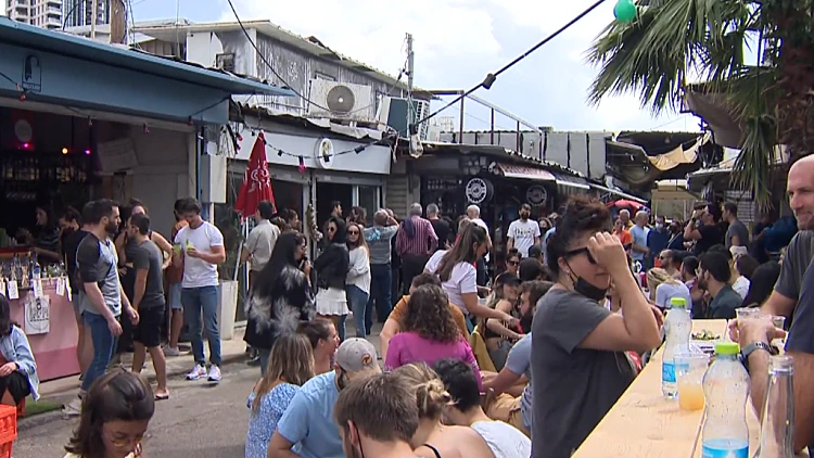 100 שנים לשוק הכרמל: הלב הפועם של תל אביב חוזר לחגוג