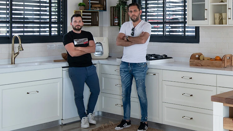 סהר הרוש וירון ששון.