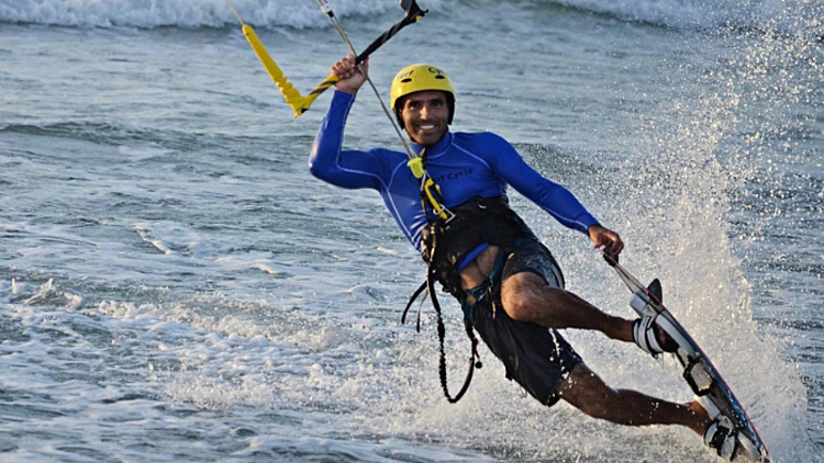 בואו אלינו לים: סרף סייקל – מועדון הגלישה המוביל בישראל | רשת 13