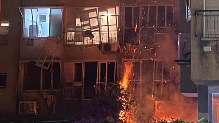 נמשך הירי למרכז: שני פצועים בינוני ו-6 קל מרקטה בפתח תקווה