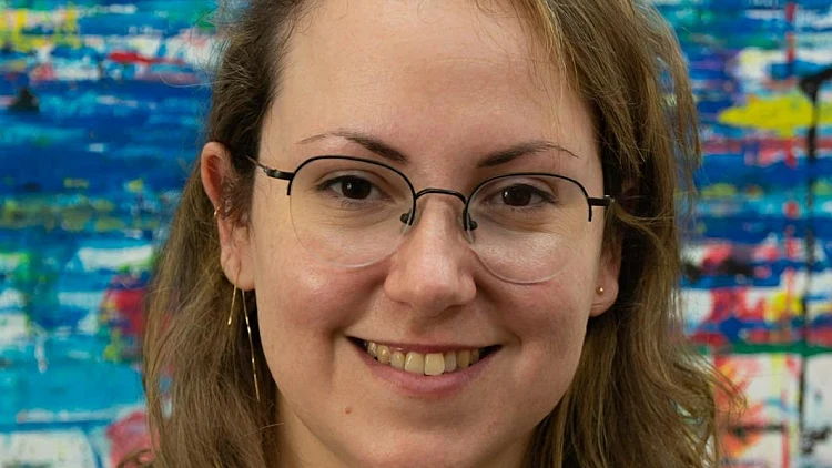 לעזור לעצמך באמצעות טיפול רגשי – שיחה עם מיכל מאיר | רשת 13