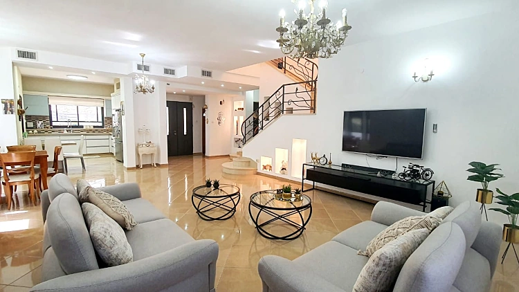 נכס בבלעדיות של יוקרה נכסים