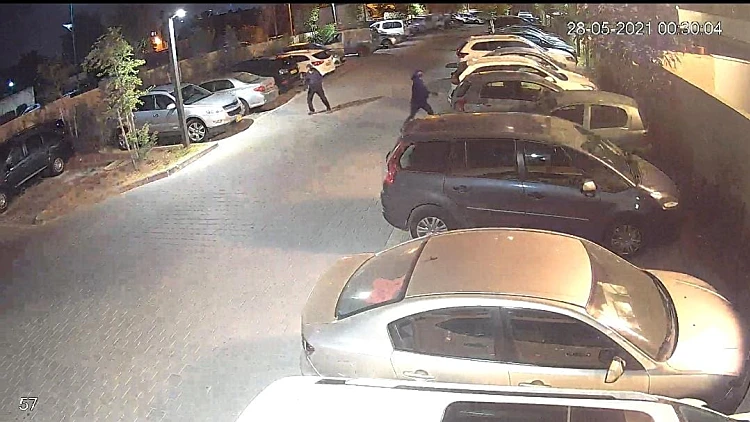 ההתפרעויות נמשכות: 3 בקבוקי תבערה הושלכו על בית בלוד • תיעוד